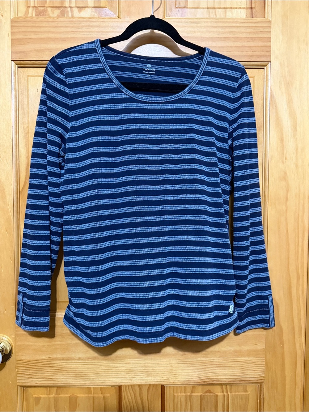 Talbots Navy & Light Blue Striped Crewneck Top with Rouched Sides, Size Large.